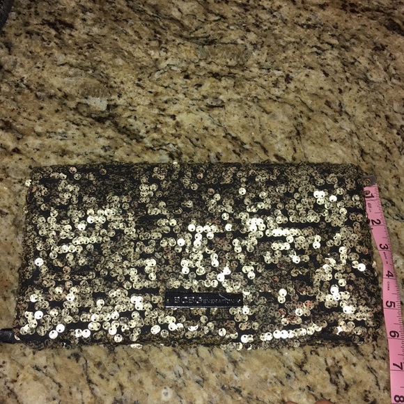 BCBGeneration matte gold and black sequin clutch - Picture 3 of 6